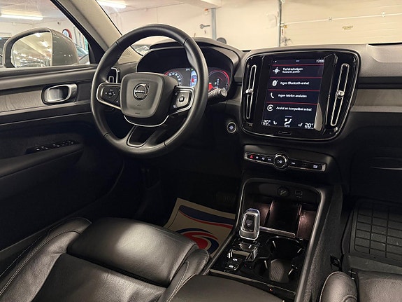 Volvo XC40 20 of 27