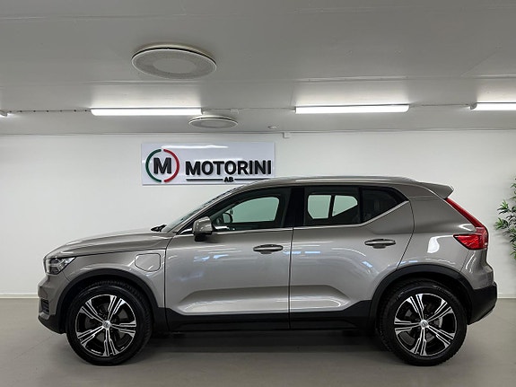 Volvo XC40 5 of 27