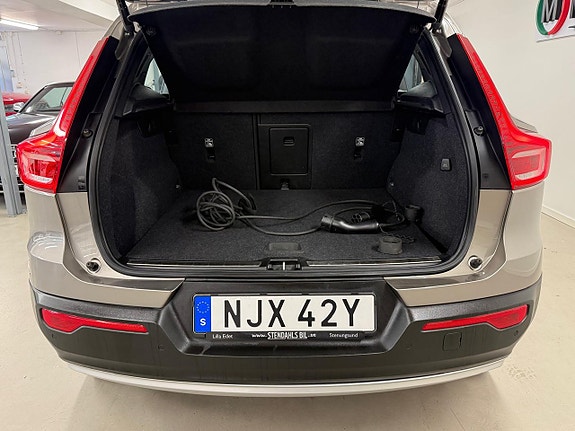 Volvo XC40 14 of 27