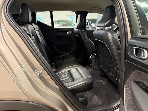 Volvo XC40 19 of 27