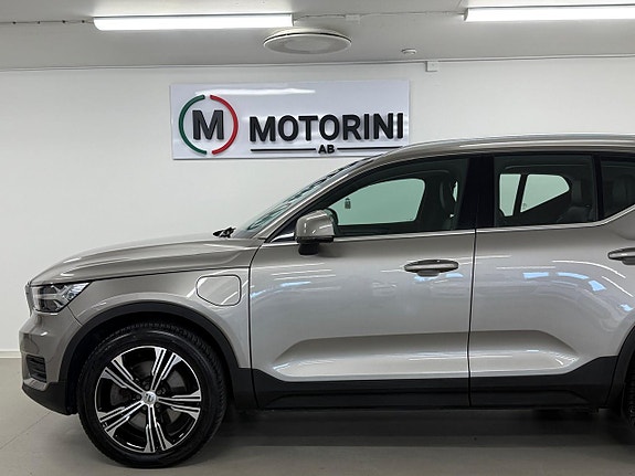 Volvo XC40 6 of 27