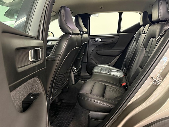 Volvo XC40 12 of 27