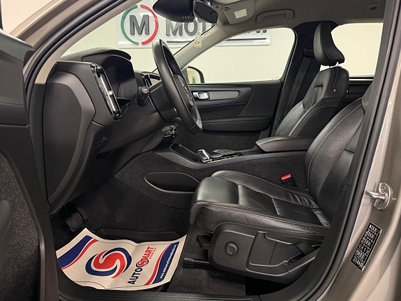 Volvo XC40 11 of 27