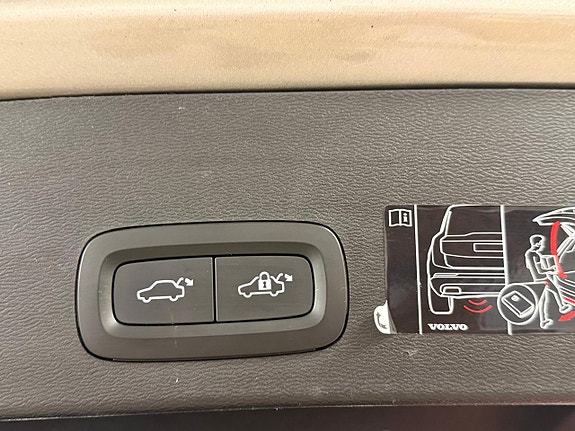 Volvo XC40 15 of 27
