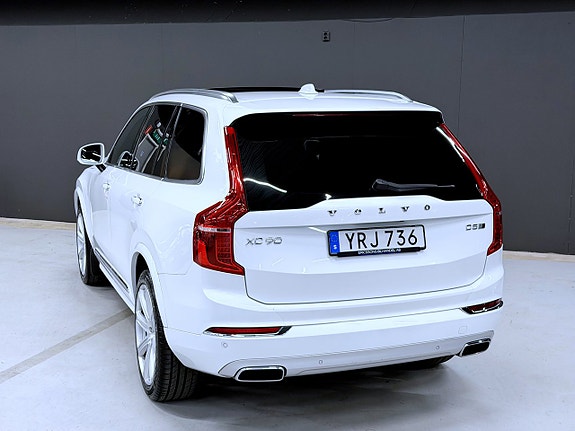 Volvo XC90 15 of 20