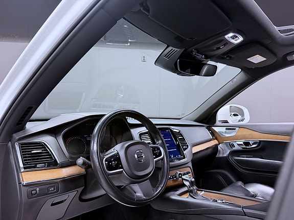 Volvo XC90 16 of 20