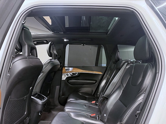 Volvo XC90 11 of 20