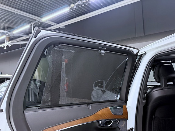 Volvo XC90 10 of 20