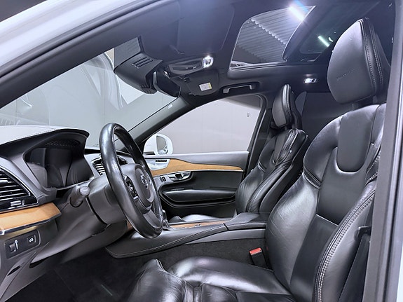 Volvo XC90 5 of 20