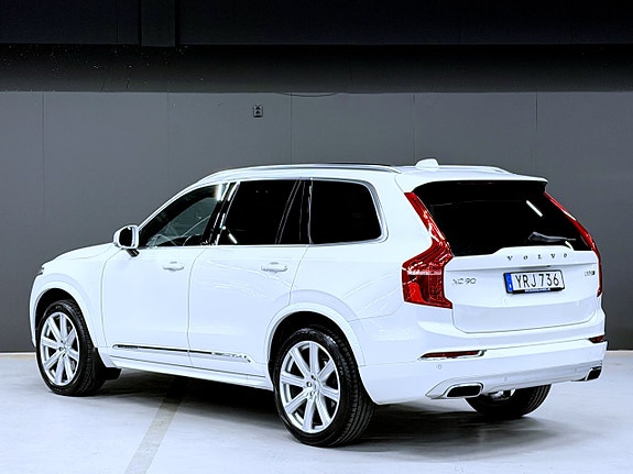 Volvo XC90 2 of 20