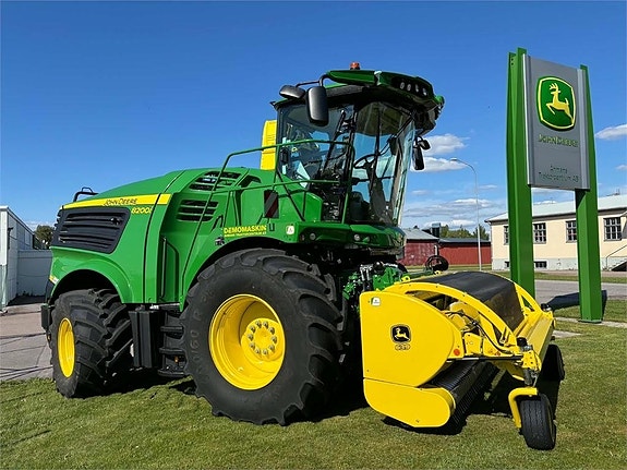 John Deere 8200i