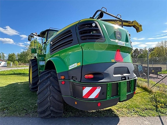 John Deere 8200i 2 of 7