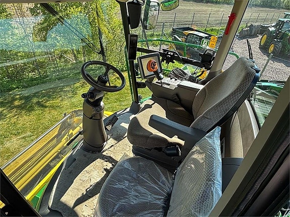 John Deere 8200i 6 of 7