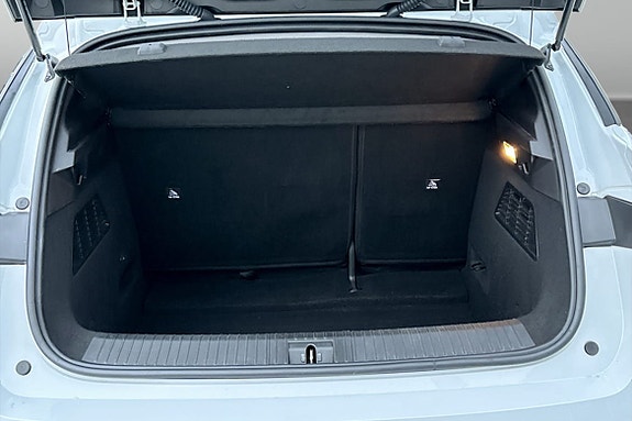 Renault Megane E-Tech 9 of 9