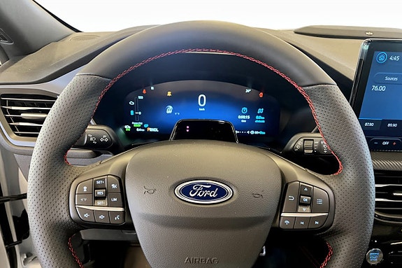 Ford Kuga 7 of 9