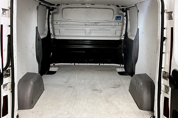 Renault Trafic 7 of 7