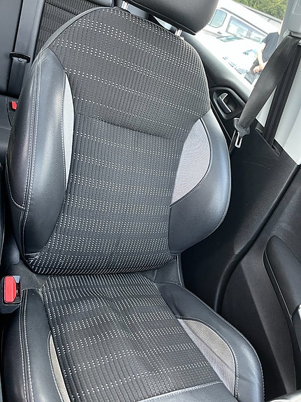 Peugeot 2008 7 of 10