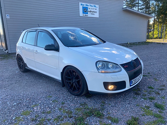 Volkswagen Golf V 8 of 17