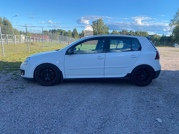 Volkswagen Golf V 3 of 17