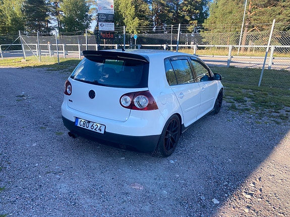 Volkswagen Golf V 4 of 17