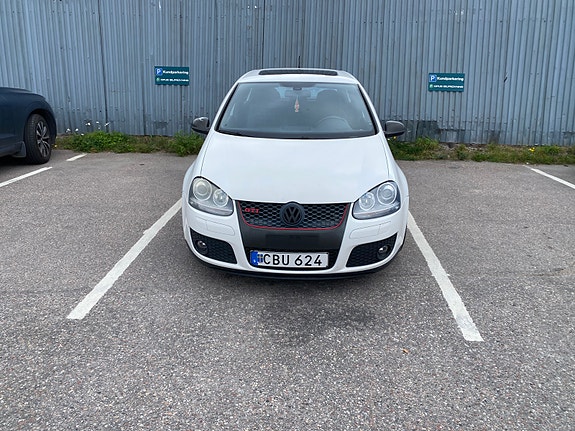 Volkswagen Golf V 9 of 17