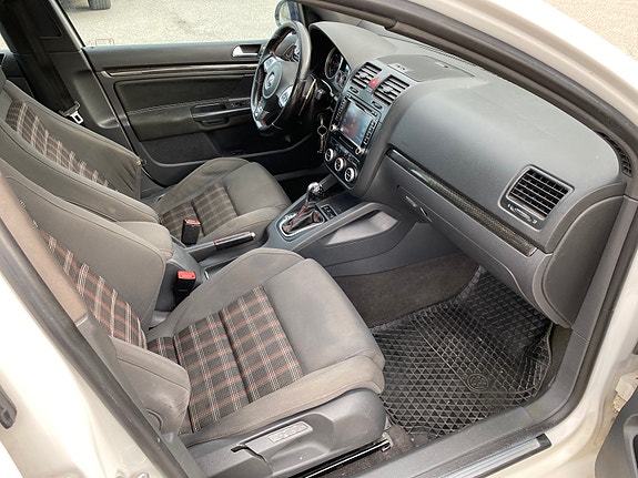 Volkswagen Golf V 17 of 17