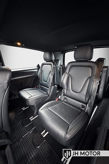 Mercedes-Benz V220 16 of 21