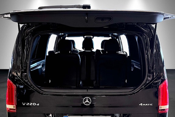 Mercedes-Benz V220 18 of 21