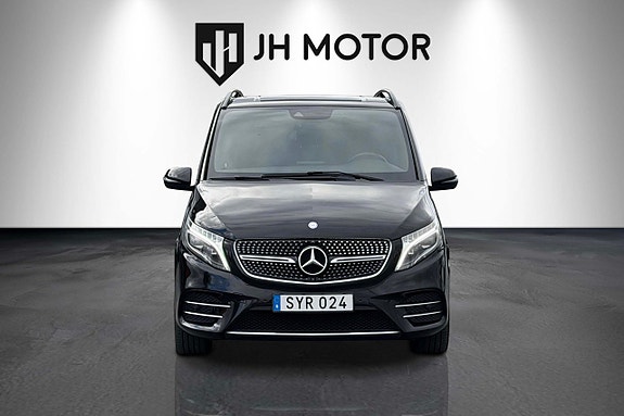 Mercedes-Benz V220 9 of 21