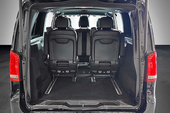Mercedes-Benz V220 17 of 21