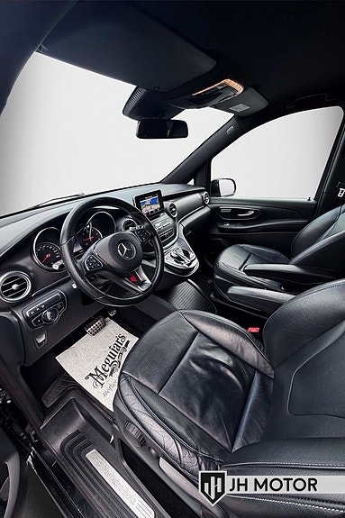 Mercedes-Benz V220 14 of 21