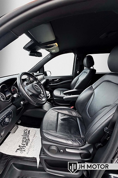 Mercedes-Benz V220 13 of 21