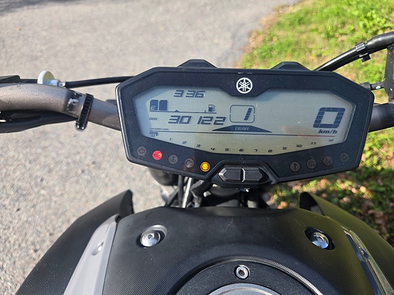Yamaha MT-07 3 of 7
