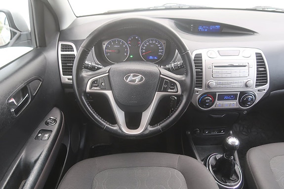 Hyundai i20 6 of 26