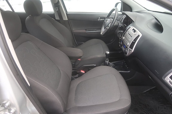 Hyundai i20 8 of 26