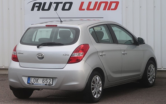 Hyundai i20 3 of 26