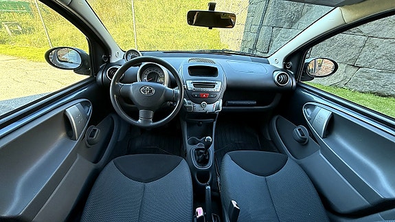 Toyota Aygo 7 of 11