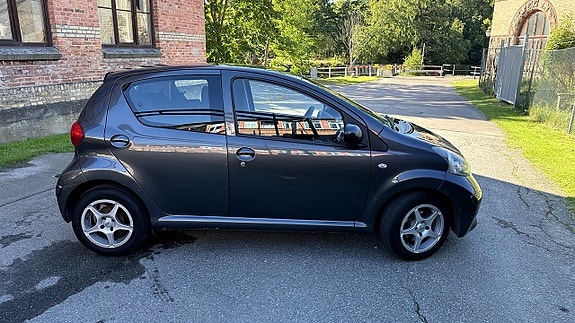 Toyota Aygo 5 of 11