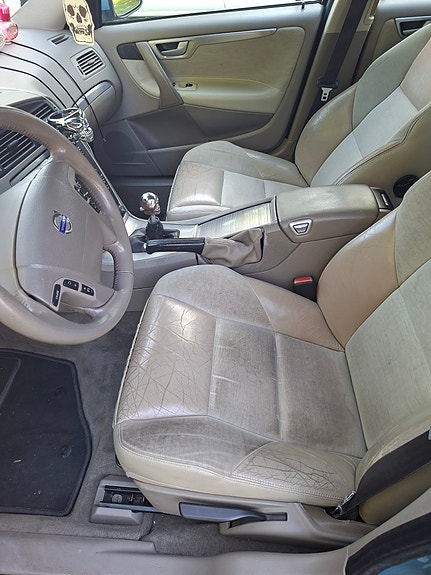 Volvo V70 6 of 11