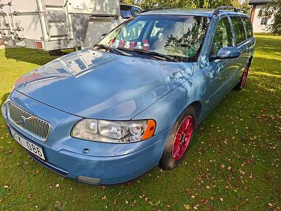 Volvo V70 2 of 11