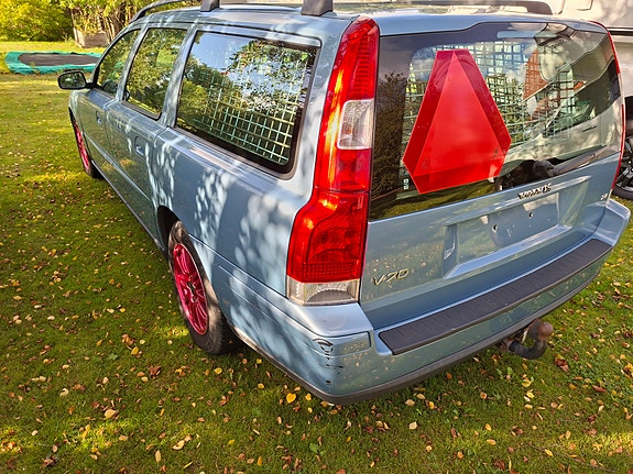 Volvo V70 3 of 11