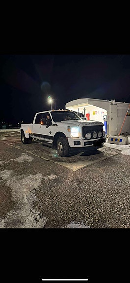 Ford F-350 4 of 5