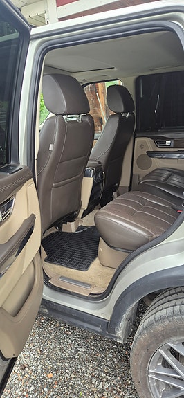 Land Rover Range Rover Sport 9 of 12