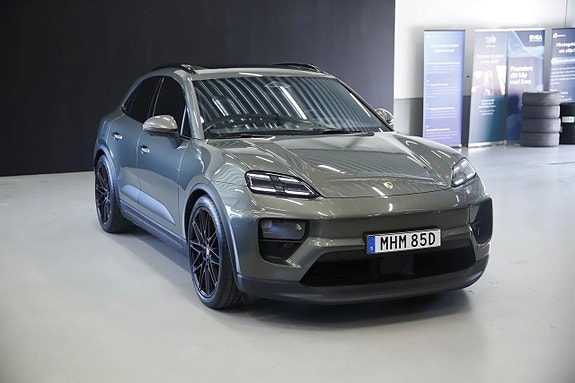 Porsche Macan 4 4 of 19