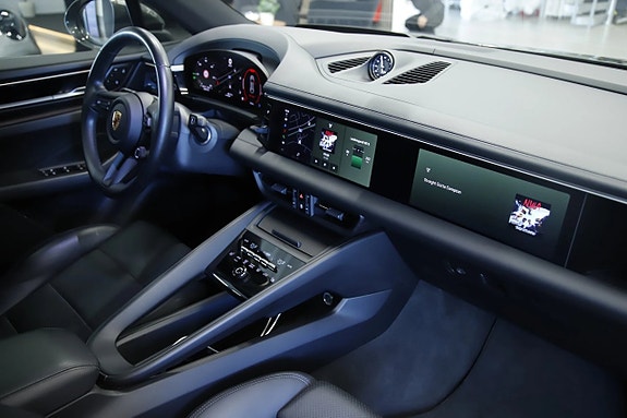Porsche Macan 4 7 of 19