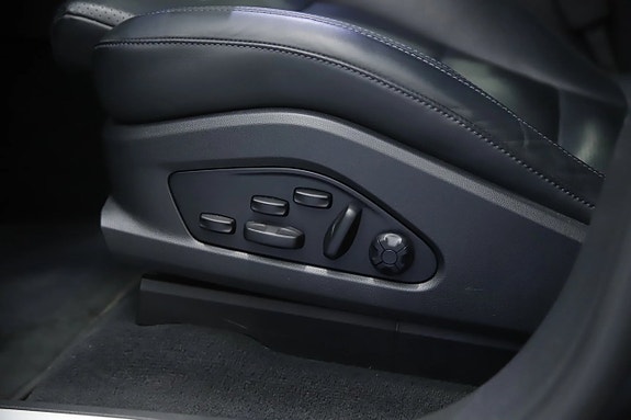 Porsche Macan 4 19 of 19