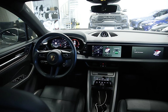 Porsche Macan 4 6 of 19