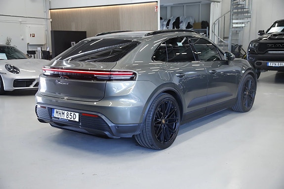 Porsche Macan 4 5 of 19