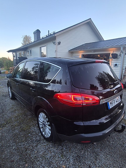 Ford S-MAX 3 of 8