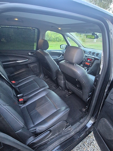 Ford S-MAX 6 of 8